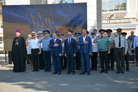 Одесские полицейские в свой профессиональный праздник разминировали автомобиль,  врукопашную обезвредили преступника и получили почетные награды (фото) 