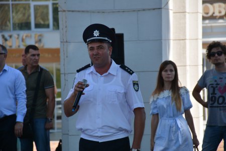 Одесские полицейские в свой профессиональный праздник разминировали автомобиль,  врукопашную обезвредили преступника и получили почетные награды (фото) 