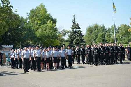 Одесские полицейские в свой профессиональный праздник разминировали автомобиль,  врукопашную обезвредили преступника и получили почетные награды (фото) 