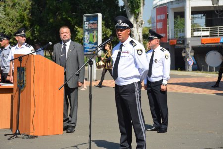 Одесские полицейские в свой профессиональный праздник разминировали автомобиль,  врукопашную обезвредили преступника и получили почетные награды (фото) 