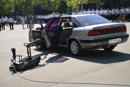 Одесские полицейские в свой профессиональный праздник разминировали автомобиль,  врукопашную обезвредили преступника и получили почетные награды (фото) 