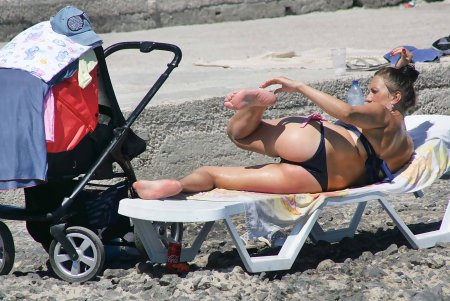 Море отдыхающих «наплыли» на пляжи Одессы (фоторепортаж)
