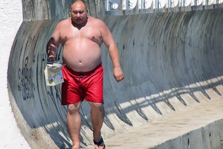 Море отдыхающих «наплыли» на пляжи Одессы (фоторепортаж)