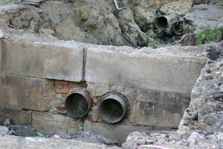 В  жару в центре Одессы «готовят сани летом» (фоторепортаж)