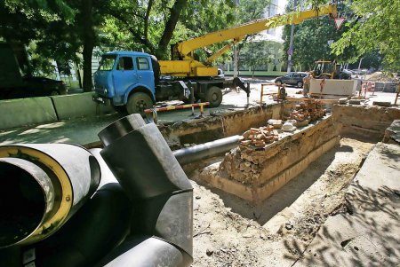 В  жару в центре Одессы «готовят сани летом» (фоторепортаж)