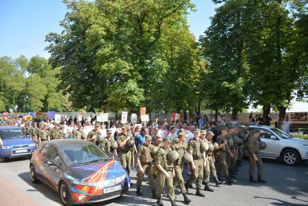 Шествие представителей ЛГБТ-сообщества по Одессе далеко не ушло (фото) 