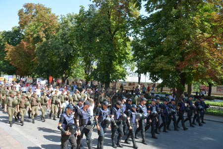 Шествие представителей ЛГБТ-сообщества по Одессе далеко не ушло (фото) 