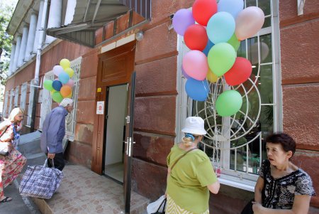 Время жить: в Старобазарном сквере Одессы — добрый обед  (фоторепортаж)