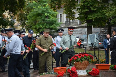 В Одессе почтили память погибших защитников правопорядка (фоторепортаж)