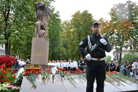 В Одессе почтили память погибших защитников правопорядка (фоторепортаж)