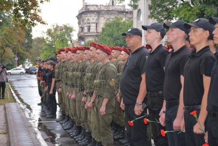 В Одессе почтили память погибших защитников правопорядка (фоторепортаж)