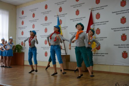  Первоклассники из многодетных семей получили подарки к школе (фото)