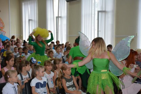  Первоклассники из многодетных семей получили подарки к школе (фото)