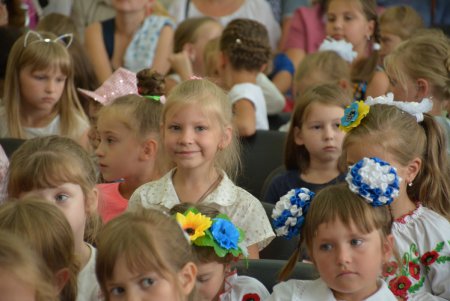  Первоклассники из многодетных семей получили подарки к школе (фото)