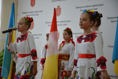  Первоклассники из многодетных семей получили подарки к школе (фото)
