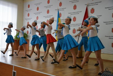  Первоклассники из многодетных семей получили подарки к школе (фото)