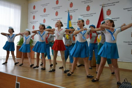  Первоклассники из многодетных семей получили подарки к школе (фото)