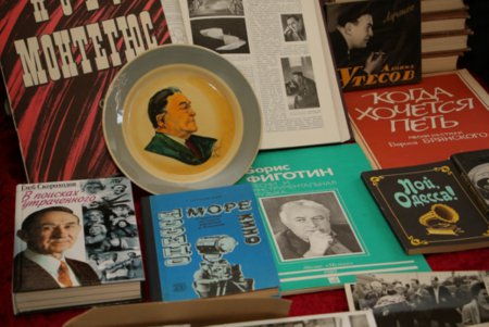Музей-квартира Утесова в Одессе пополнился новыми экспонатами (фото)