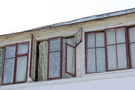 Настоящие одесситы, влюбленные в Маму, украшают свой двор (фоторепортаж)