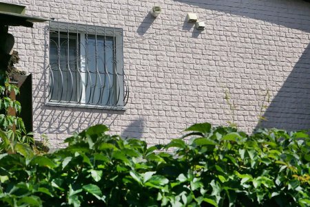 Настоящие одесситы, влюбленные в Маму, украшают свой двор (фоторепортаж)