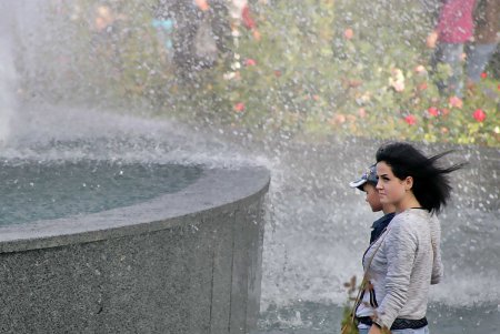 Театральная площадь встретить День рождения Одессы готова (фоторепортаж)