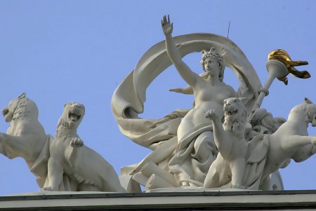 Театральная площадь встретить День рождения Одессы готова (фоторепортаж)