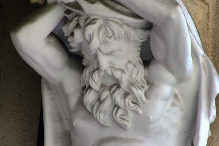 Одесситы с улицы Гоголя — атланты, львы и драконы (фоторепортаж)