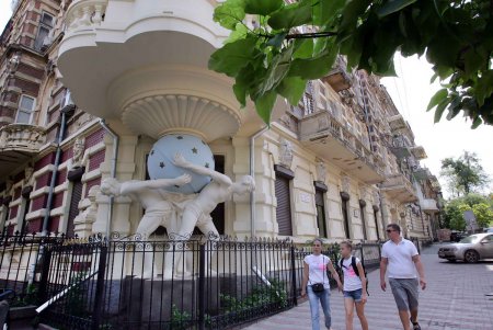 Одесситы с улицы Гоголя — атланты, львы и драконы (фоторепортаж)