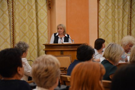 В Одессе в канун нового учебного года наградили педагогов и директоров школ (фото)