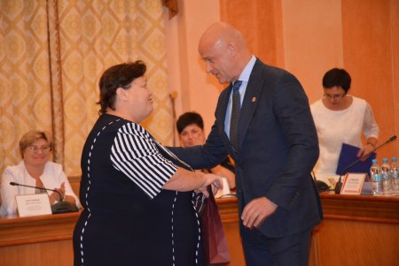 В Одессе в канун нового учебного года наградили педагогов и директоров школ (фото)