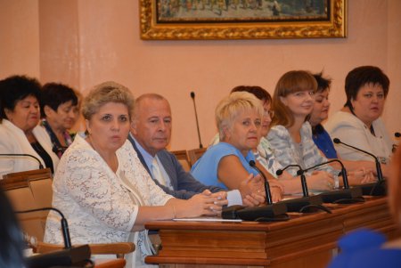 В Одессе в канун нового учебного года наградили педагогов и директоров школ (фото)