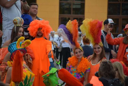 Перед Днем города Одесса «порыжела» и наполнилась позитивом (фоторепортаж) 