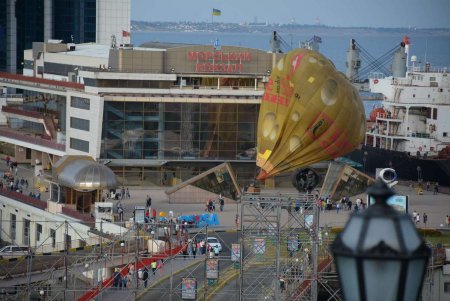Перед Днем города Одесса «порыжела» и наполнилась позитивом (фоторепортаж) 