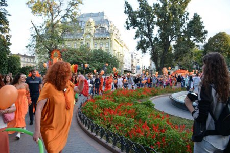 Перед Днем города Одесса «порыжела» и наполнилась позитивом (фоторепортаж) 