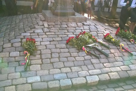 Почетные граждане возложили цветы к памятникам основателям Одессы