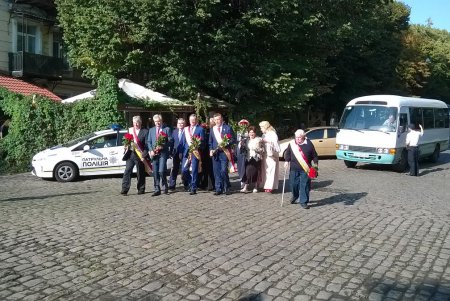 Почетные граждане возложили цветы к памятникам основателям Одессы