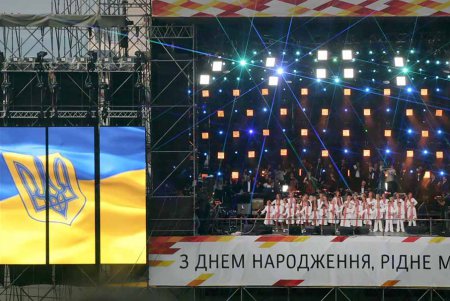 День рождения Одессы завершился очень большим «Океаном Эльзы» и фейерверком (фото)