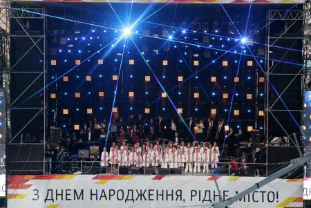 День рождения Одессы завершился очень большим «Океаном Эльзы» и фейерверком (фото)