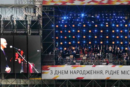 День рождения Одессы завершился очень большим «Океаном Эльзы» и фейерверком (фото)