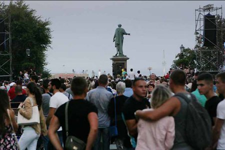 День рождения Одессы завершился очень большим «Океаном Эльзы» и фейерверком (фото)