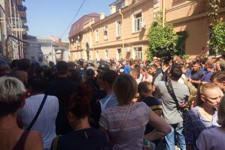 У знаменитого памятника архитектуры Одессы сегодня сшиблись две стены – полиция начала следствие (фото)