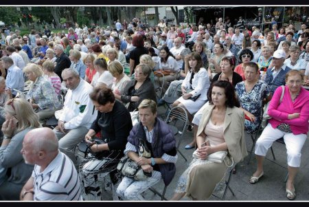 Маэстро Кузнецов памятно «посетил» свой любимый Горсад (фоторепортаж)