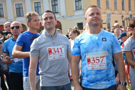 777 одесситов установили на площади у Дюка Национальный спортивный рекорд (фото)