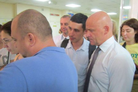 В Одессе приступили к ликвидации очередей в поликлиниках (фото)