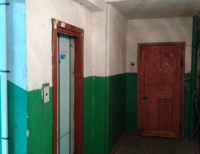 В Киевском районе ремонтируют потрепанные жизнью жилые дома (фото)