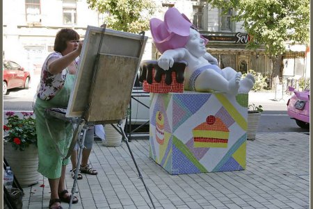 Одесские не монументальные картины:  унитаз не «под Януковича» и Сладкоежка под не Наполеона (фоторепортаж)