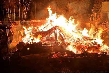 Одесса скорбит в связи с трагедией в детском лагере «Виктория» (фото)