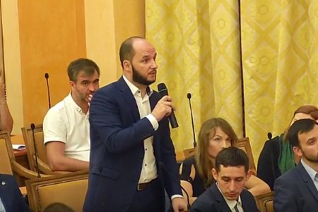 Депутаты от «Оппоблока» предлагают подсматривать за пациентами в медучреждениях (фото) 