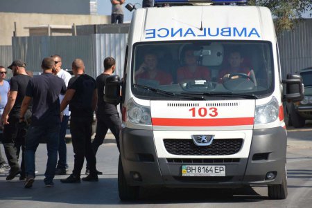 Стройка на Каманина: мирная акция переросла в столкновения, есть пострадавшие (дополнено, фото)