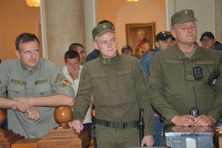Полиция защитила правопорядок на Думской площади ценой 36 пострадавших (обновлено) (фоторепортаж)